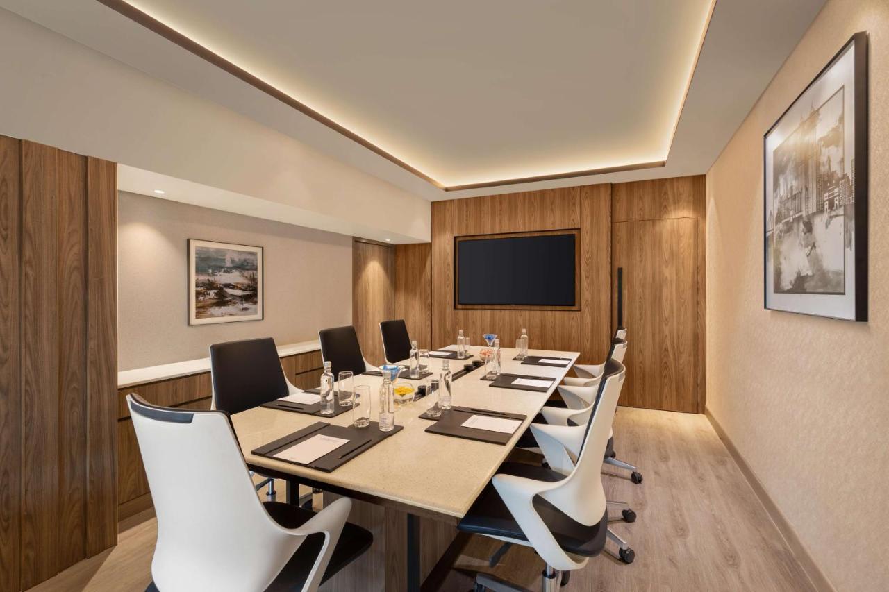 Radisson Mumbai Goregaon מראה חיצוני תמונה