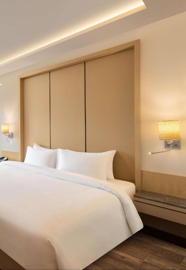 Radisson Mumbai Goregaon מראה חיצוני תמונה