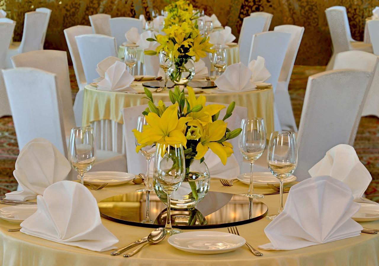 Radisson Mumbai Goregaon מראה חיצוני תמונה